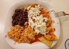chilaquiles w Ciudad de Mexico (z serem, ryżem i fasolą)
