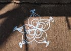 rangoli (codziennie inna ochrona na chodniku przed domem) wzór #1