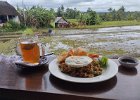 nasi goreng, kurkumowa herbata i ryżowe pole Unesco