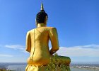 wielki Budda patrzy na Mekong i Pakse
